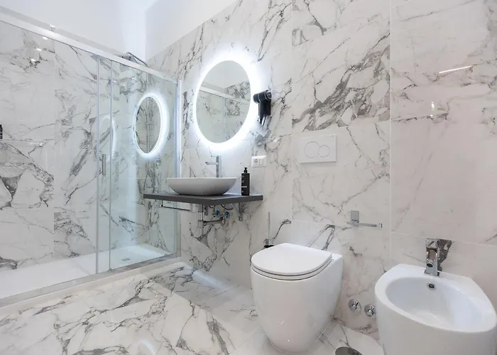 Iron Luxury Konukevi 4*